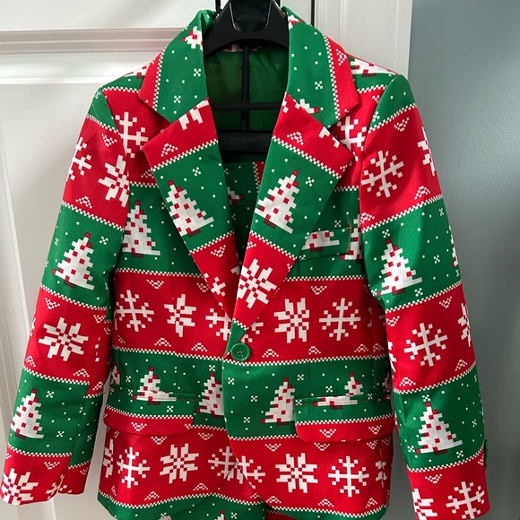suitmeister Other - Boys Christmas suit size 4-6. Suitmeister.